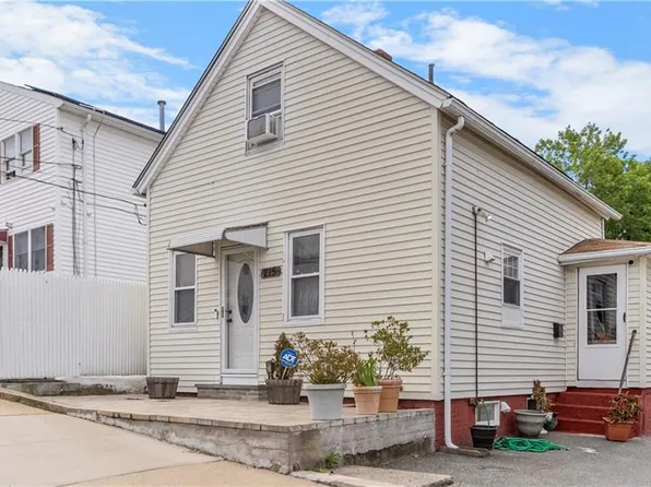 215 Dora St, Providence, RI 02909