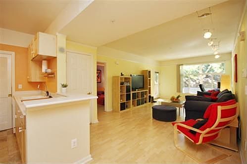 Living/dining combo