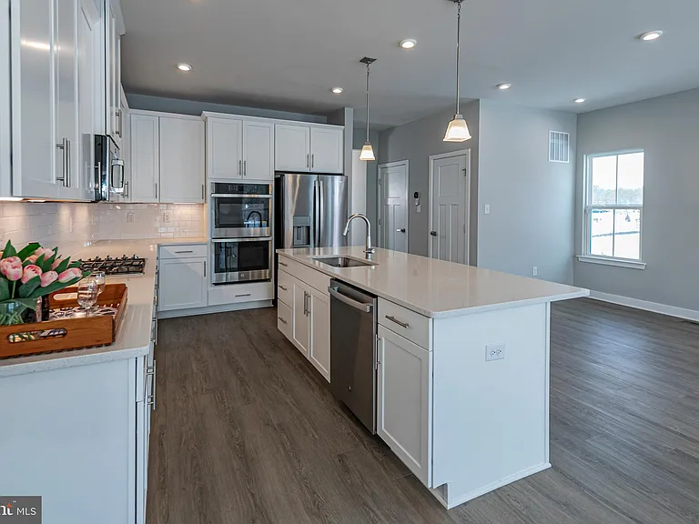 2410 Lenox Dr — Photo 8