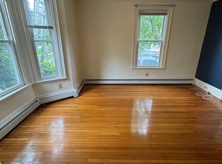 20 Roseland St APT 1, Cambridge, MA 02140