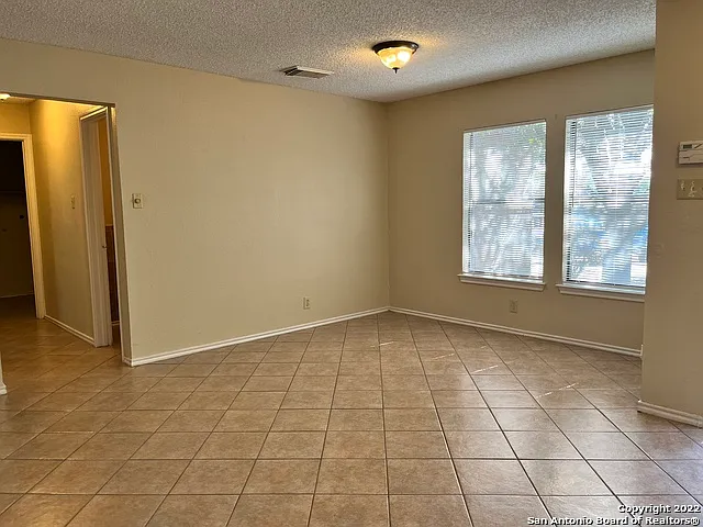 7807 Ruby Mdw — Photo 6
