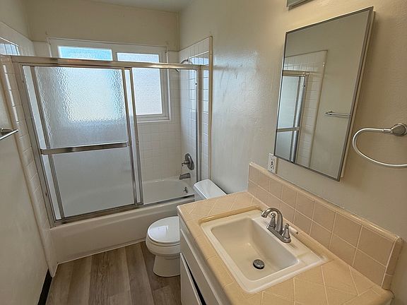 4th image of 571 Troy Dr APT 3