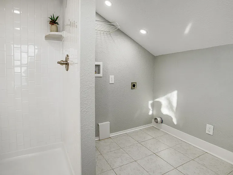 537 Ann Ave — Photo 8