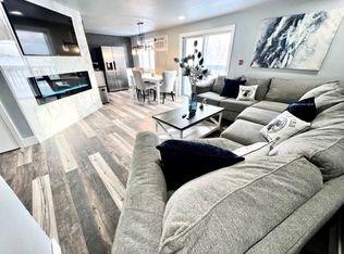 21 Woodmere Ct #4, Appleton, WI 54911