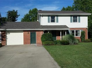 1207 N Waggoner Dr, Rushville, IN 46173