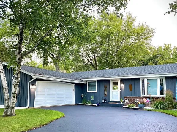 1728 Cottonwood DRIVE, Waukesha, WI 53189