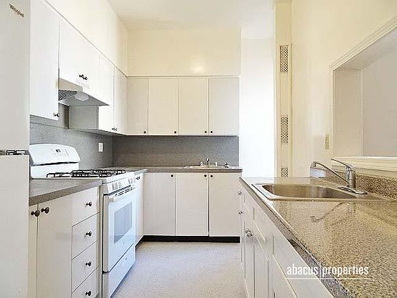 4th image of 1038 Ocean Ave APT B55