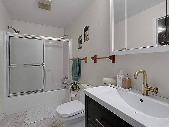 5th image of 160 E Lakeland Way