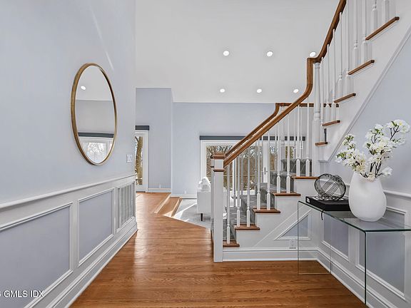 4th image of 1 Old Church Rd APT 1