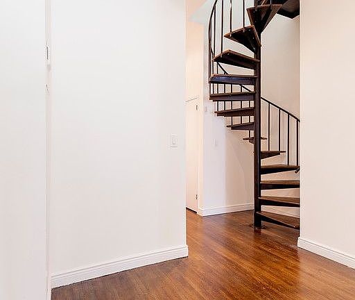 4th image of 10 E 13th St Ph F