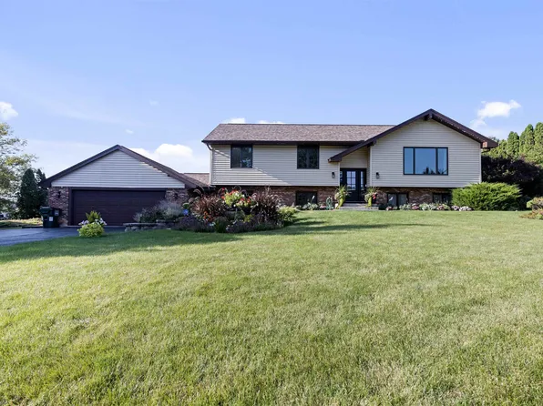 6167 Elderberry Ln, Cherry Valley, IL 61016