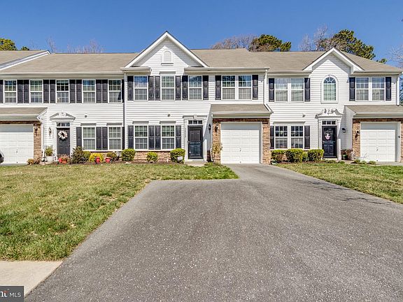 2nd image of 36338 Ridgeshore Ln