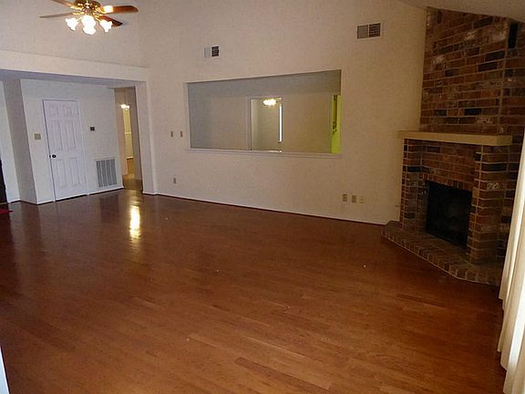3rd image of 22943 Benbury Dr