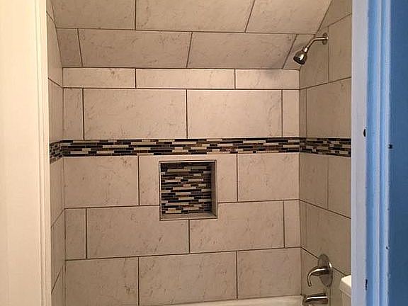 5th image of 125 Pullman Ave #1