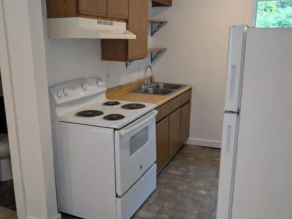 6021 Madison St, Coloma, MI 49038