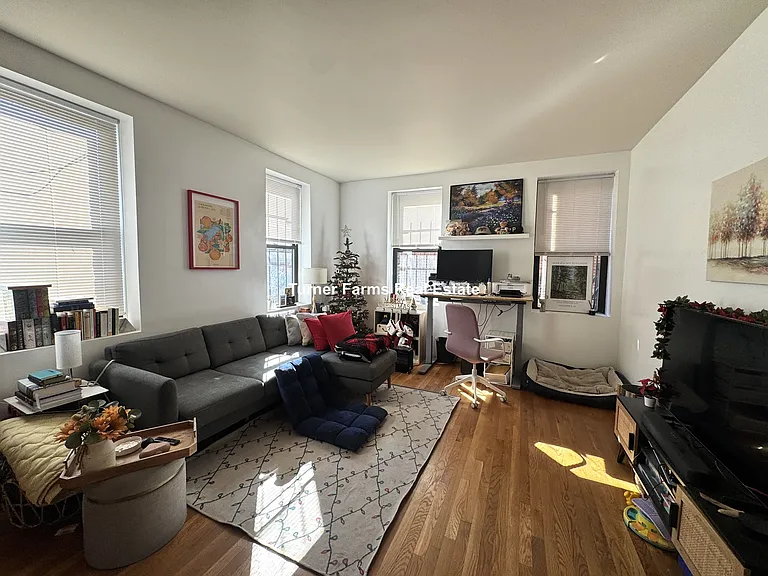 90 Saint Botolph St #3F — Photo 11