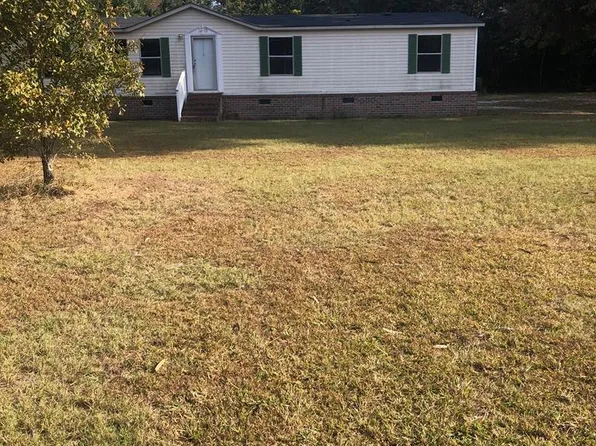 2910 SE Madeline Rd, Albany, GA 31705