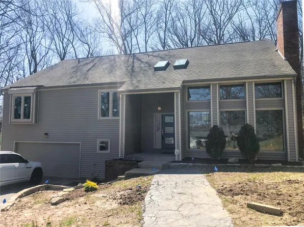 453 Shadowridge Ct, Ballwin, MO 63011