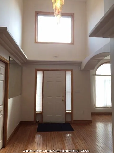 5 bed, $3,000 — Photo 2