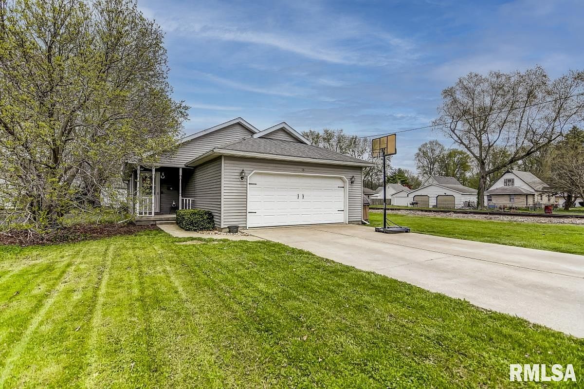13 W Kenney St, Divernon, IL 62530 Zillow