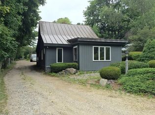 1 Pawle Pl, Falmouth, ME 04105