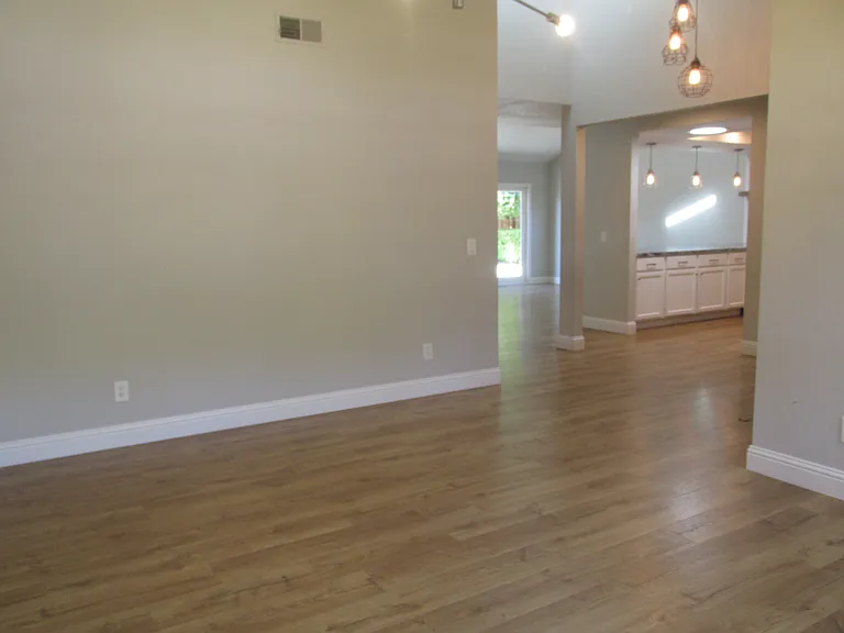 414 Woodbridge St — Photo 3