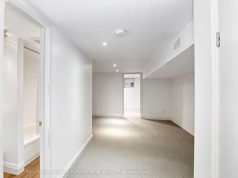 325 Perth Ave #LOWER — Photo 13