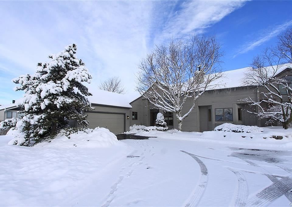 1st image of 5981 Bay Hill Cir
