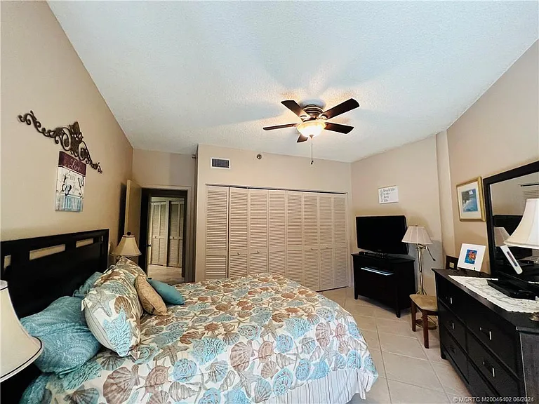 221 NE Plantation Rd #215 — Photo 54