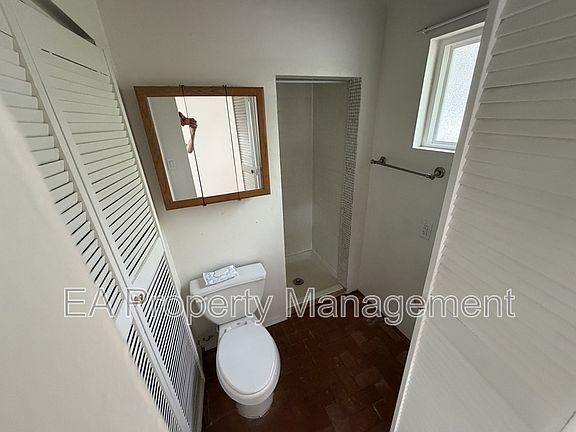 5th image of 3925 Mesa Verde Ave NE
