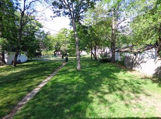 2410 Edina Blvd, Zion, IL 60099