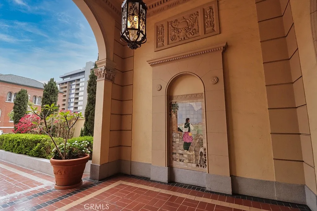 Studio, 492 sqft, $2,395 — Photo 3