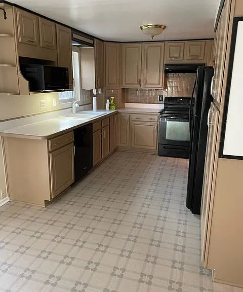 10045 Chestnut Wood Ln — Photo 12