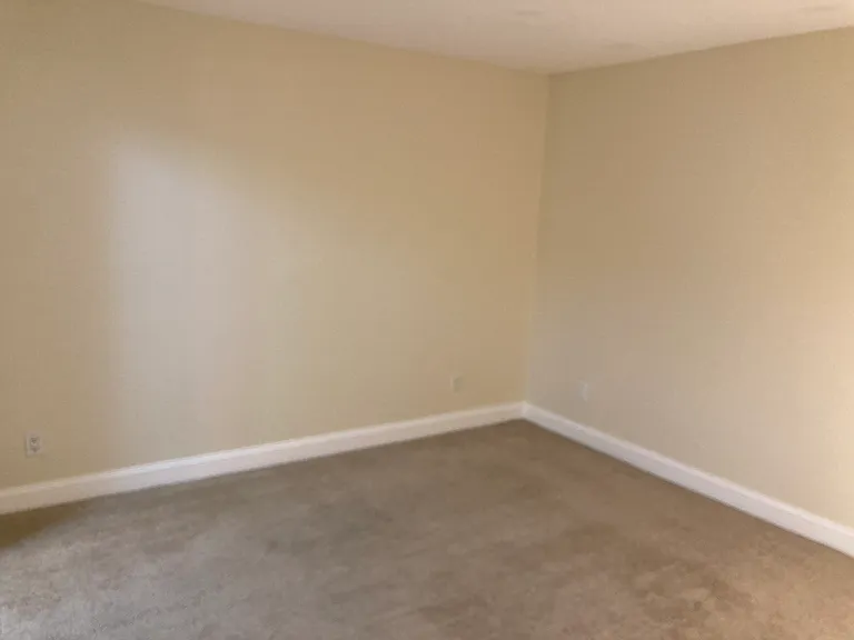 100 Duvall Ln — Photo 11