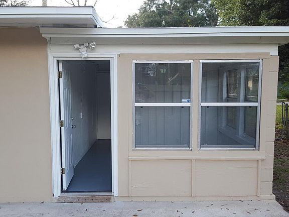 5th image of 1071 Underhill Dr