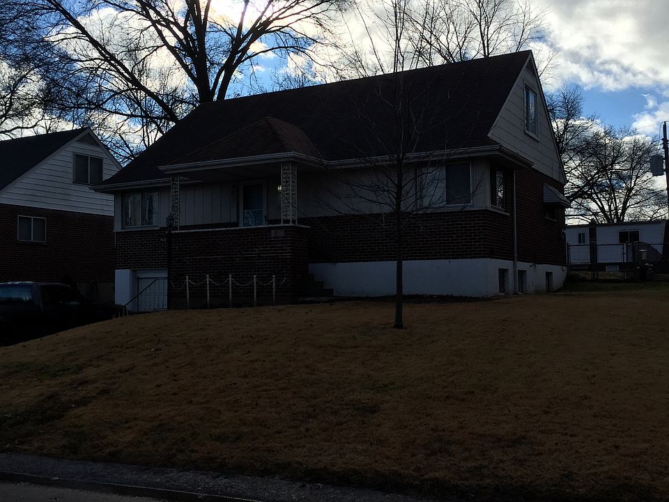 2nd image of 8632 Belcrest Ln