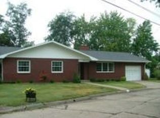 6 Edgewood Park Dr, Parkersburg, WV 26104