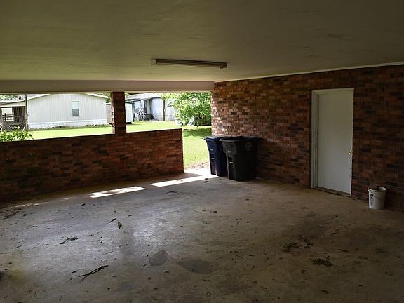 3rd image of 1445 Williams Ave