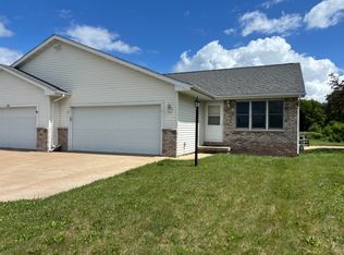 W7062 Maple Terrace Rd, Greenville, WI 54942