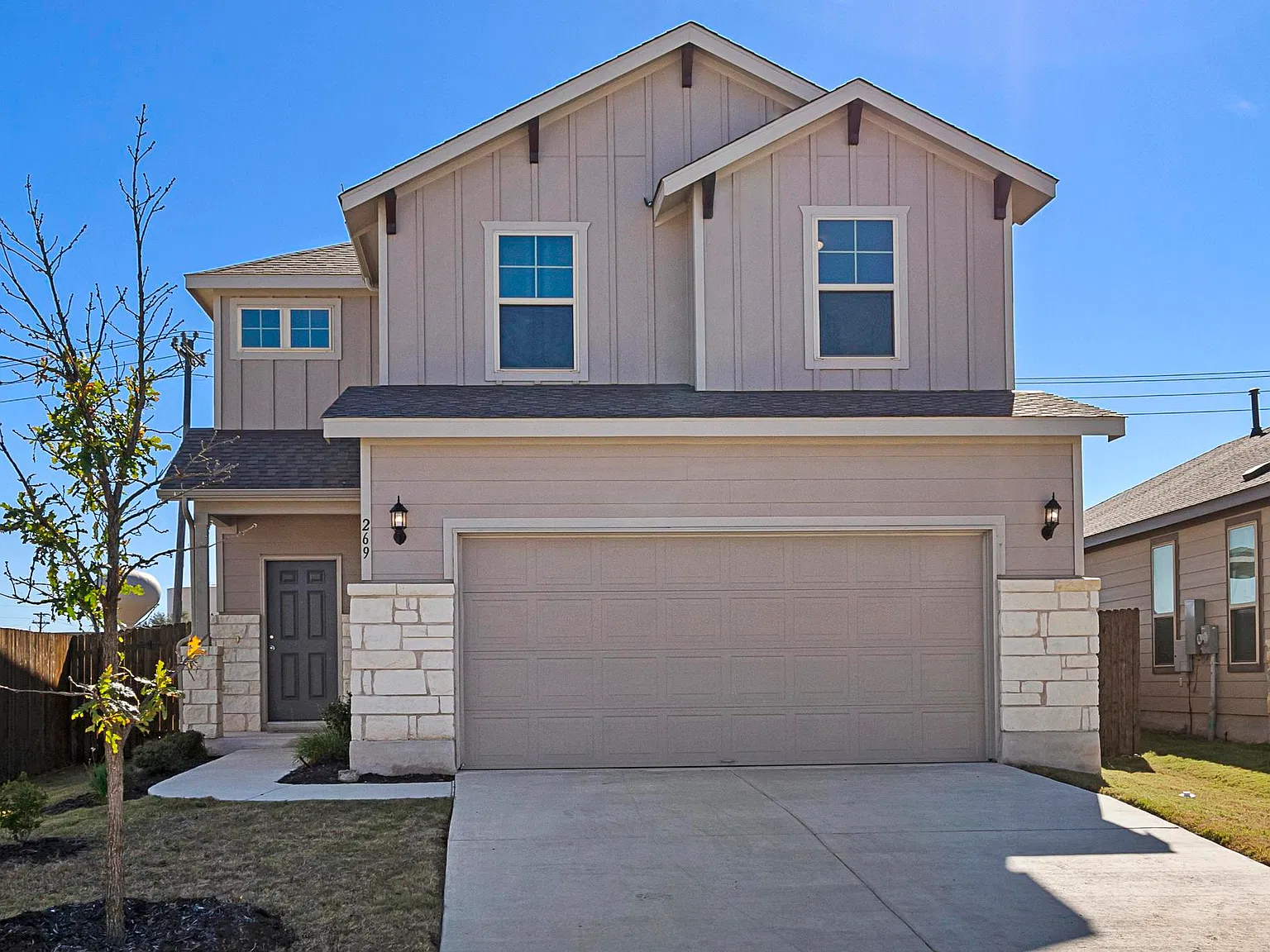 3 bed, 2.5 bath, 2041 sqft, $2,500 — Photo 2