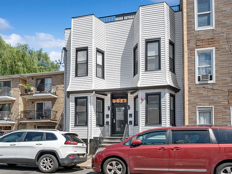 234 Webster Ave #1L — Photo 14