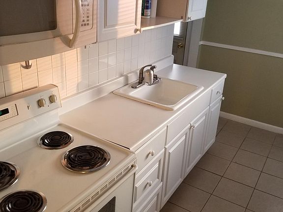 3rd image of 27368 Townley Ave