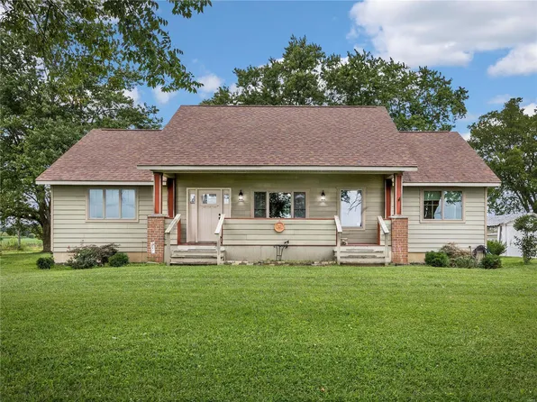 1371 Pin Oak Rd, Greenville, IL 62246