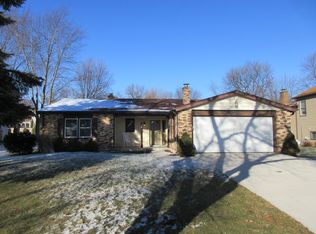 1417 Briarwood Dr, Naperville, IL 60540