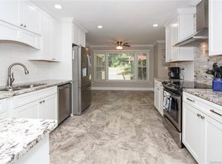 824 Courtney Ln, Matthews, NC 28105