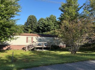 116 Weddle St, Hillsville, VA 24343
