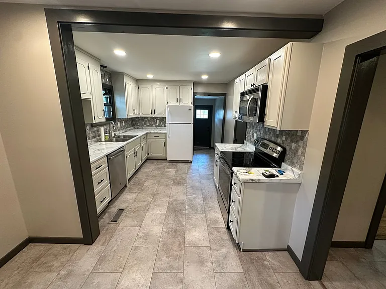 408 Spence Ln — Photo 10
