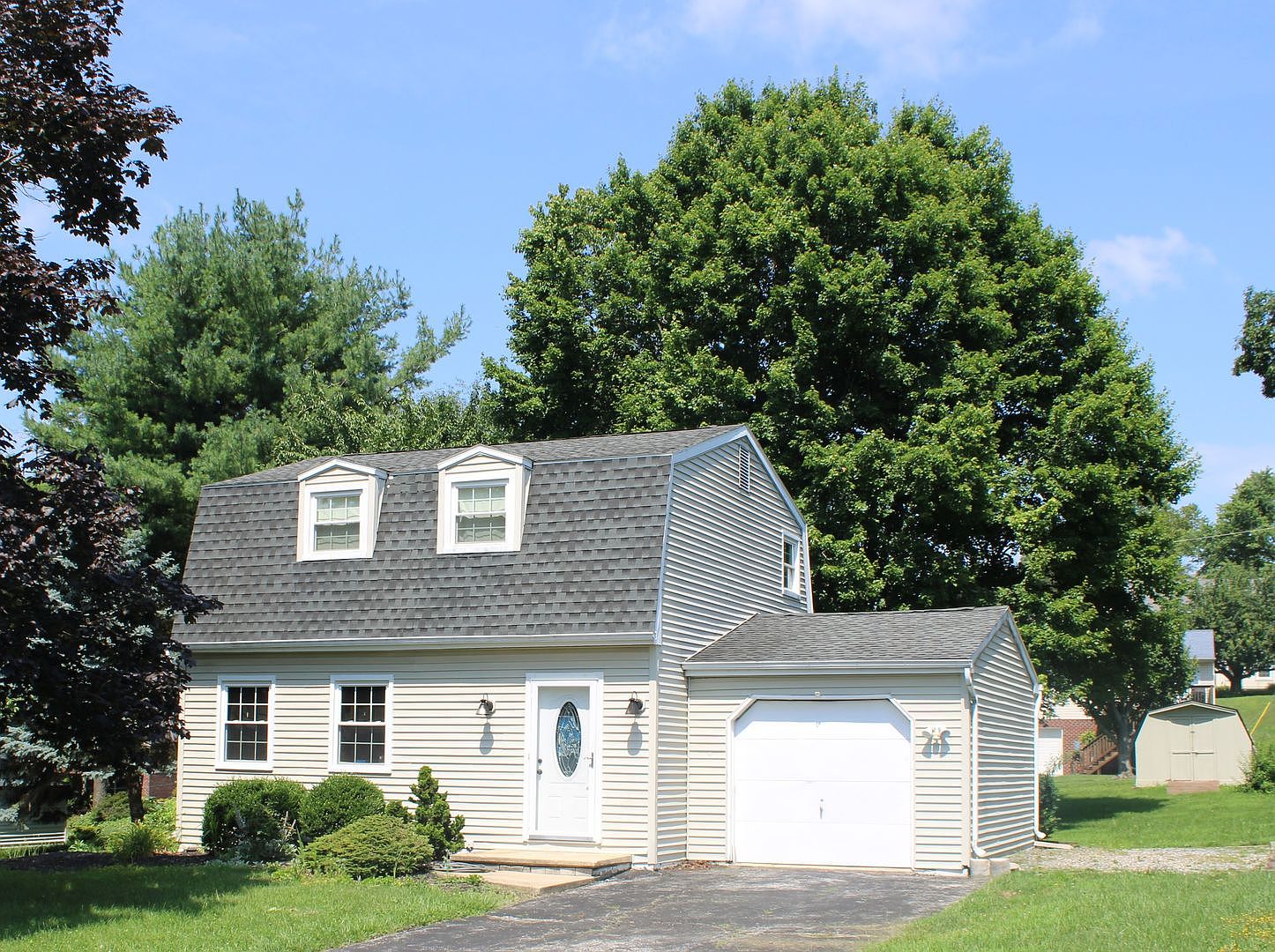 443 Hillside Dr, Red Lion, PA 17356 | Zillow