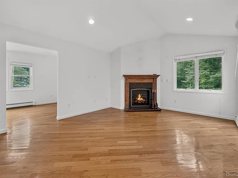 234 Betsy Ross Dr — Photo 17