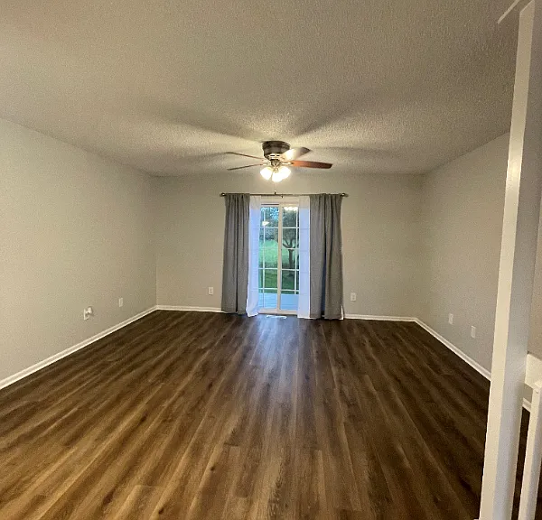 1697 Ridgebury Dr — Photo 4